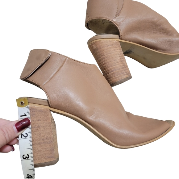 Steve Madden Neutral Leather Peep-toe Pumps - Picture 6 of 6